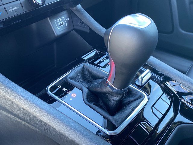 New 2026 White/off-white Jeep Latitude image 17