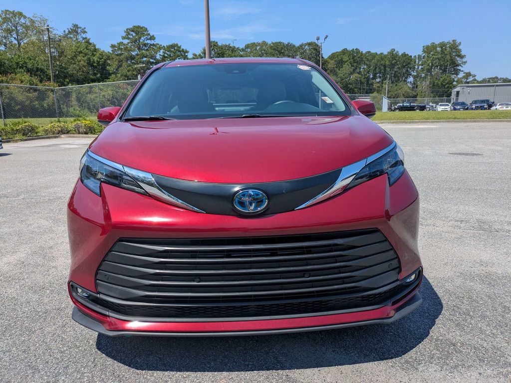 Used 2025 Toyota Sienna Van