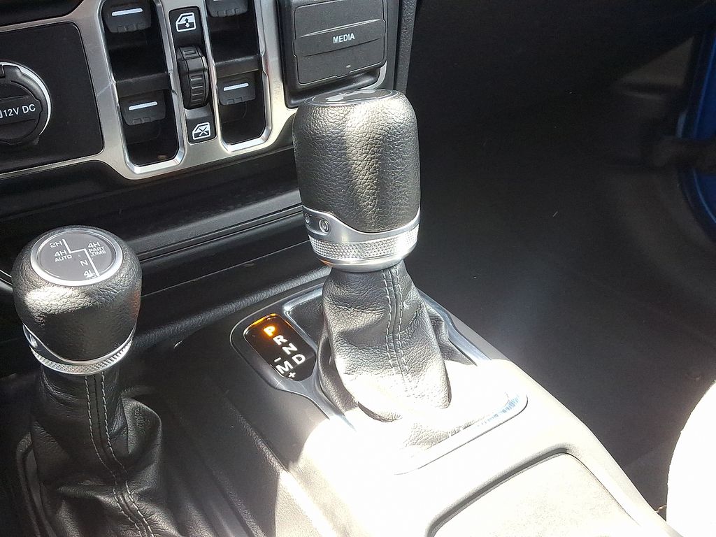 2024 Jeep Wrangler Sahara 4xe 15