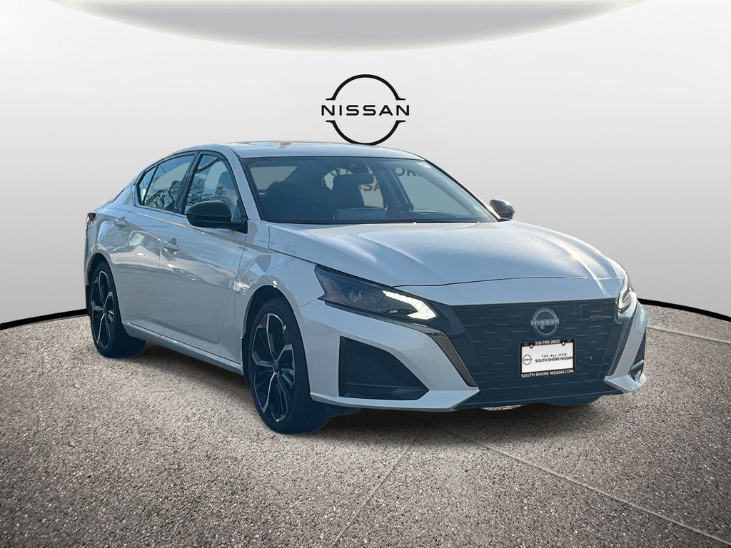 2025 Nissan Altima 2.5 SR FWD