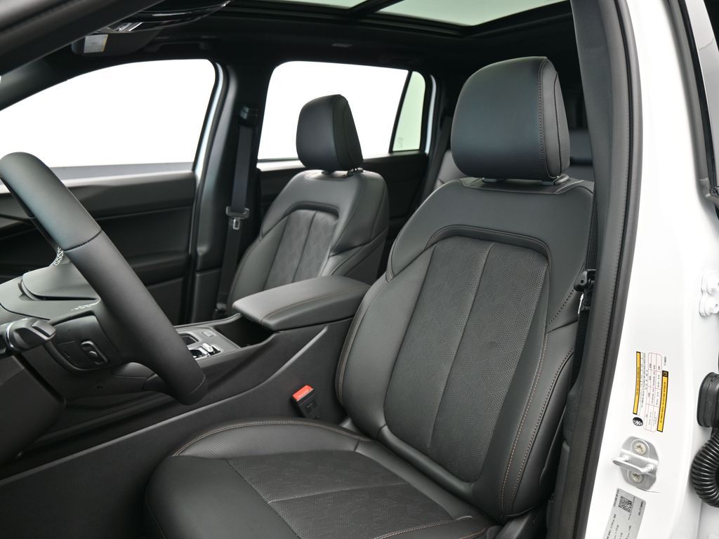 New 2026 Bright White Clearcoat Jeep Overland image 10