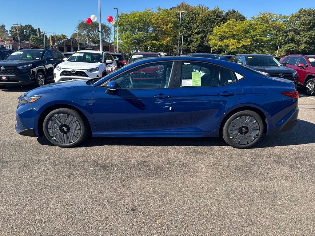 2026 Toyota Camry SE photo 4