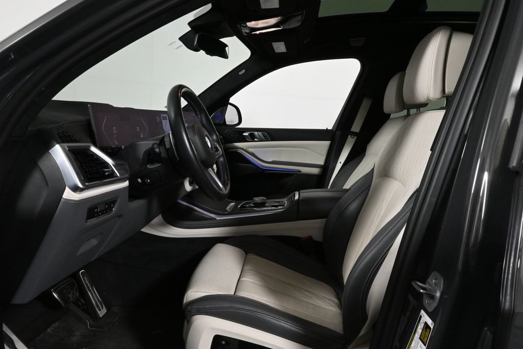 Thumbnail: 2023 BMW X7 - 3