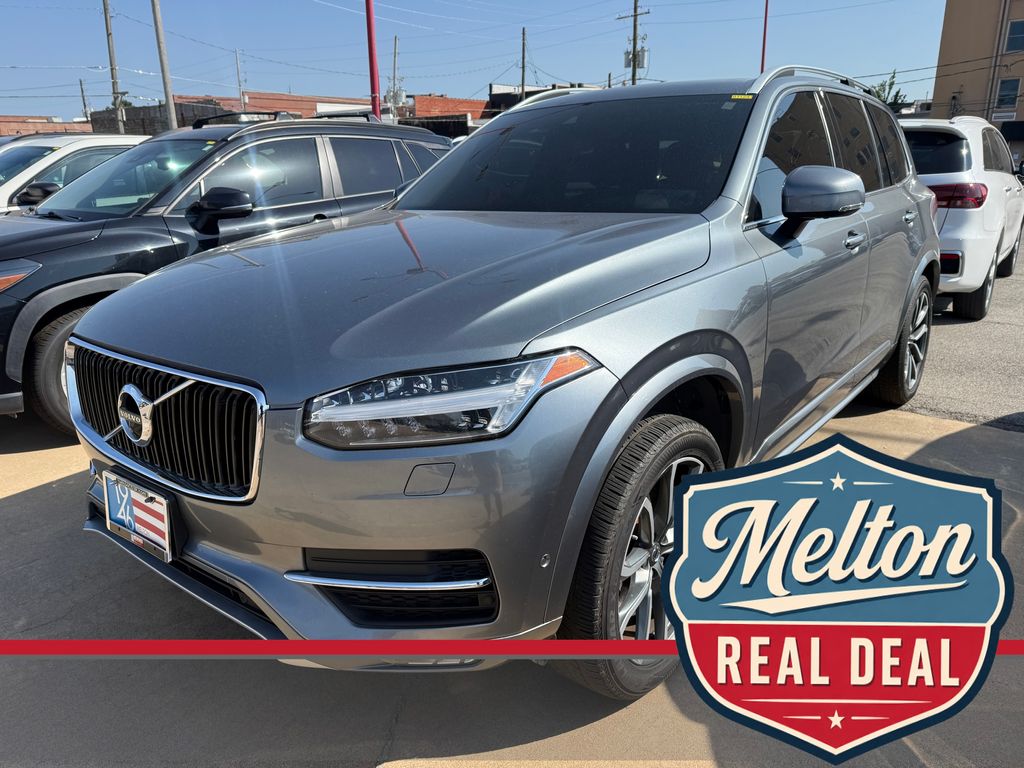 2018 Volvo XC90 T6 Momentum AWD