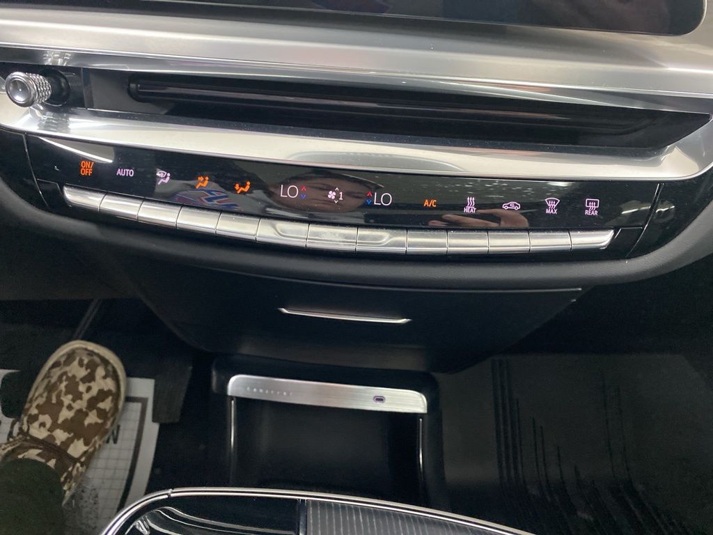 2024 Cadillac LYRIQ Luxury photo