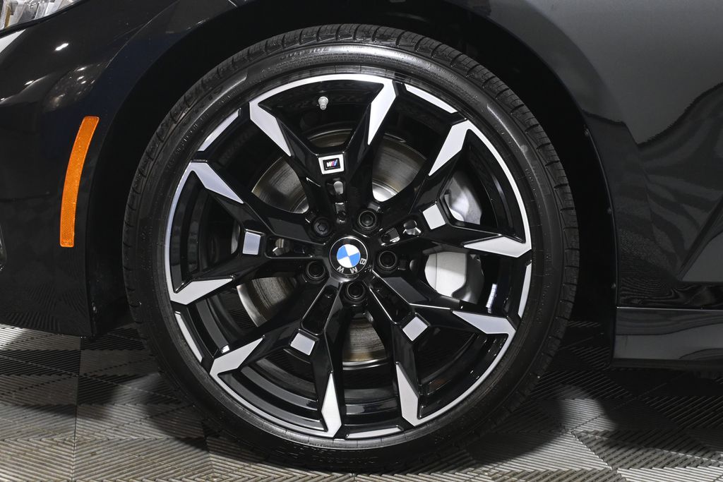 Thumbnail: 2026 BMW 3 Series - 12