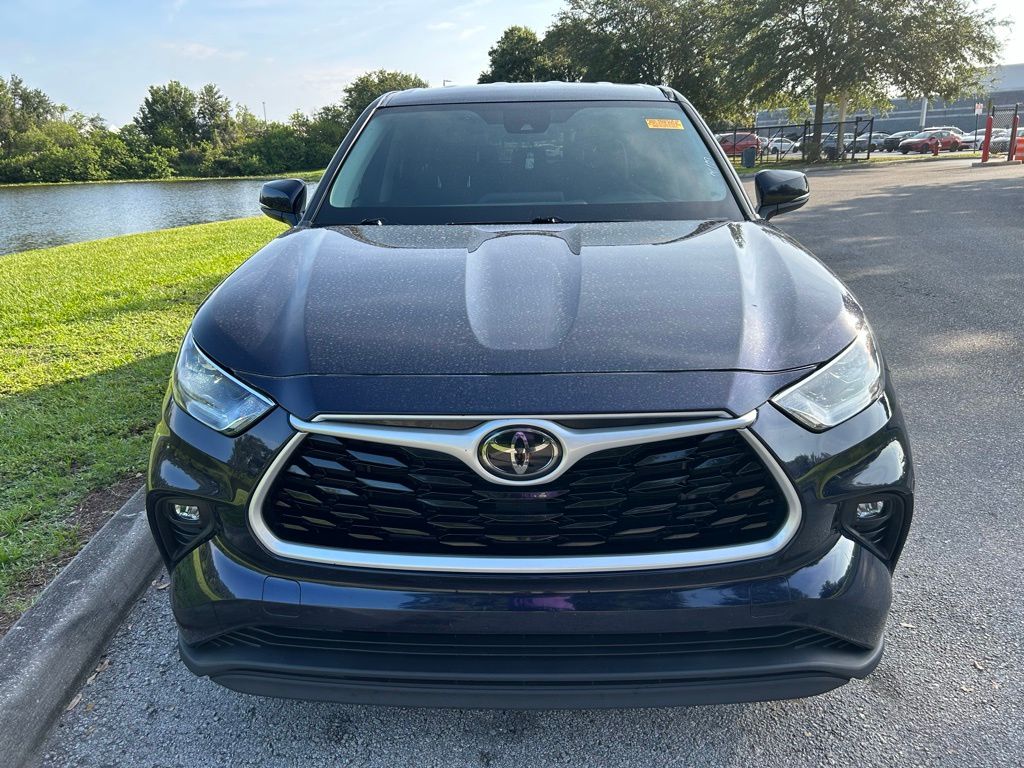 2021 Toyota Highlander LE 8