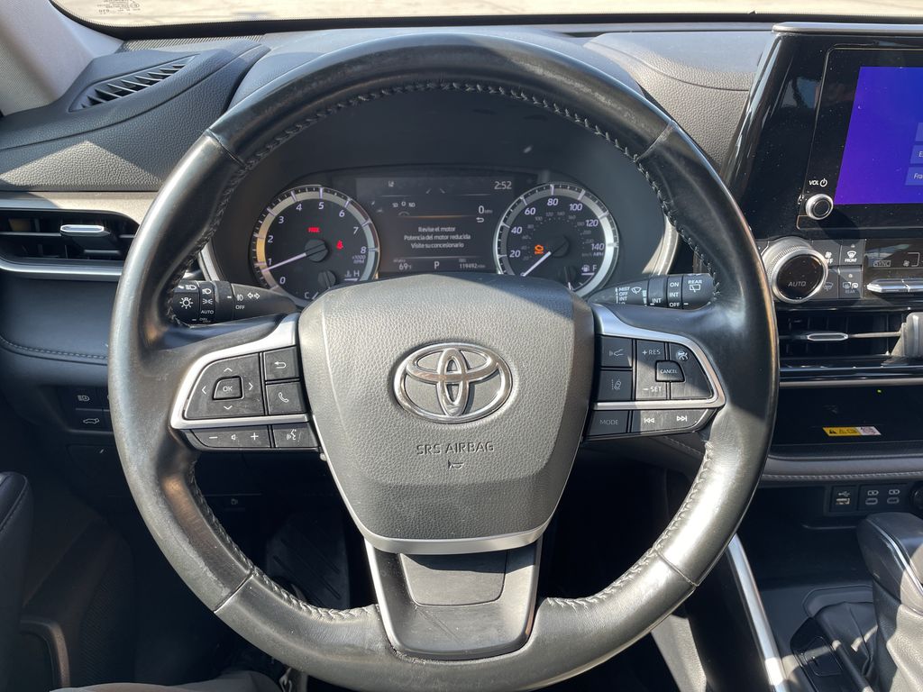 Used 2023 Toyota Highlander SUV