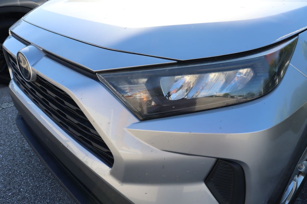 Thumbnail: 2021 Toyota RAV4 - 3