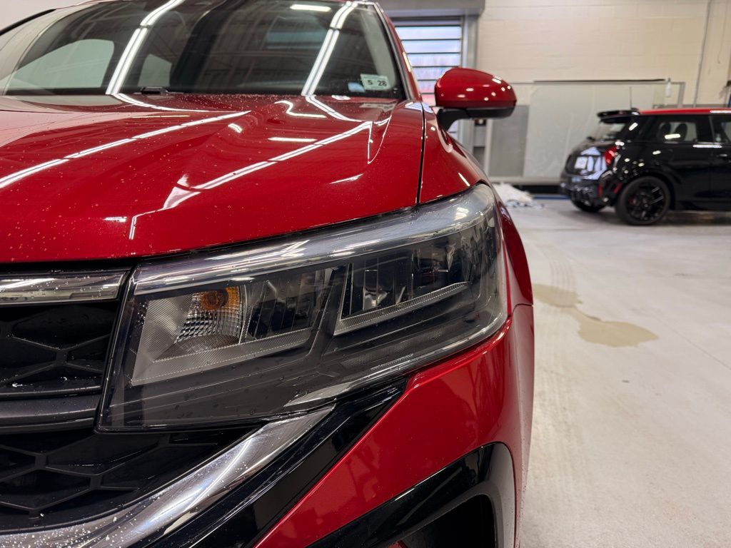 Thumbnail: 2023 Volkswagen Taos - 9