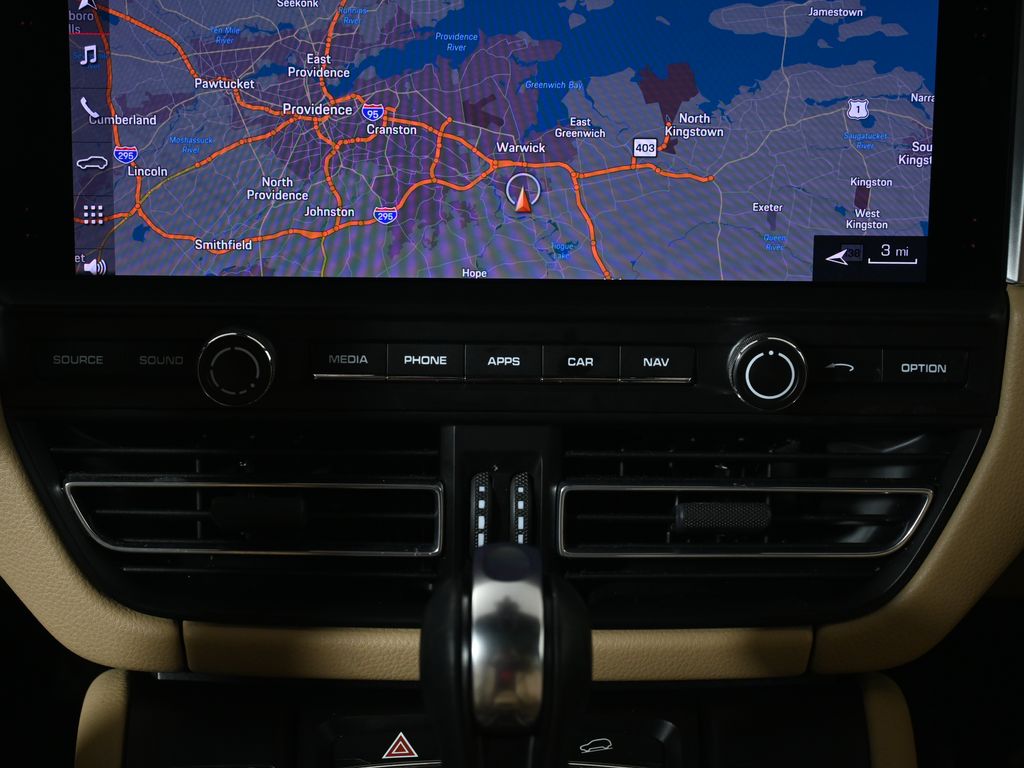 Thumbnail: 2021 Porsche Macan - 23