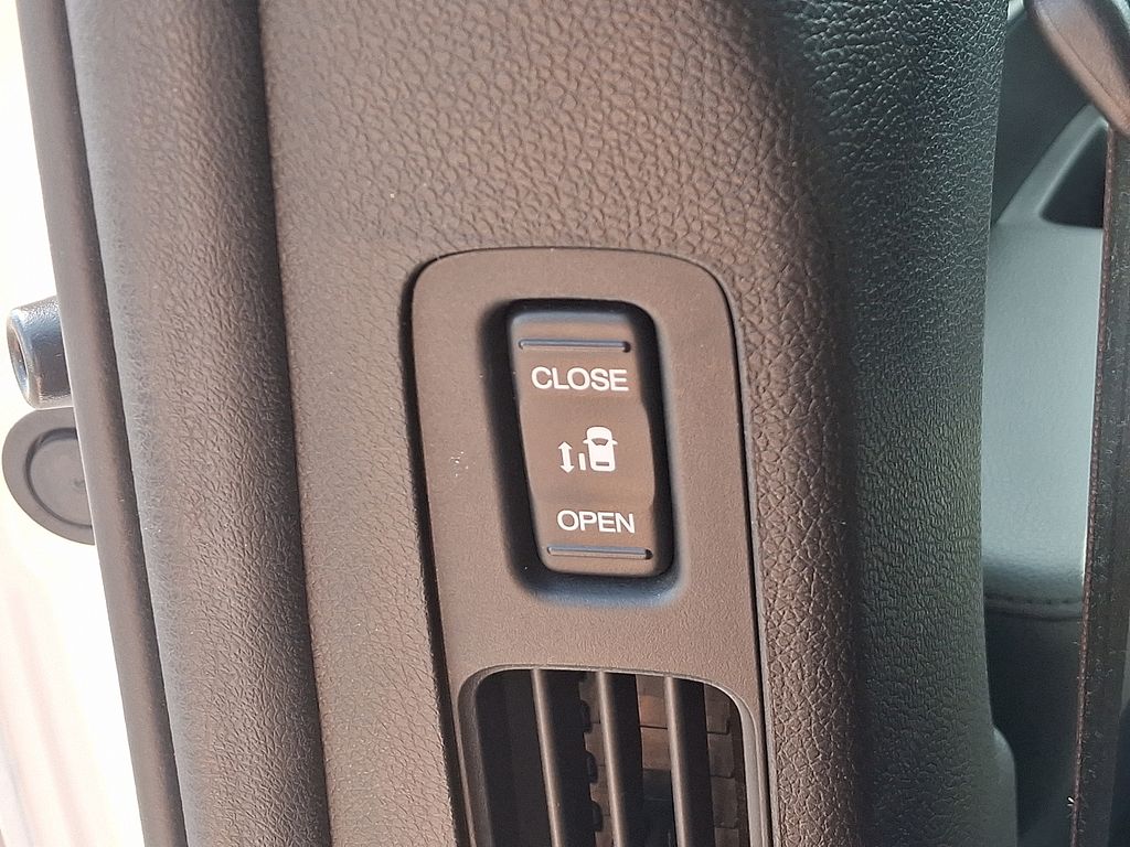 Thumbnail: 2025 Honda Odyssey - 15