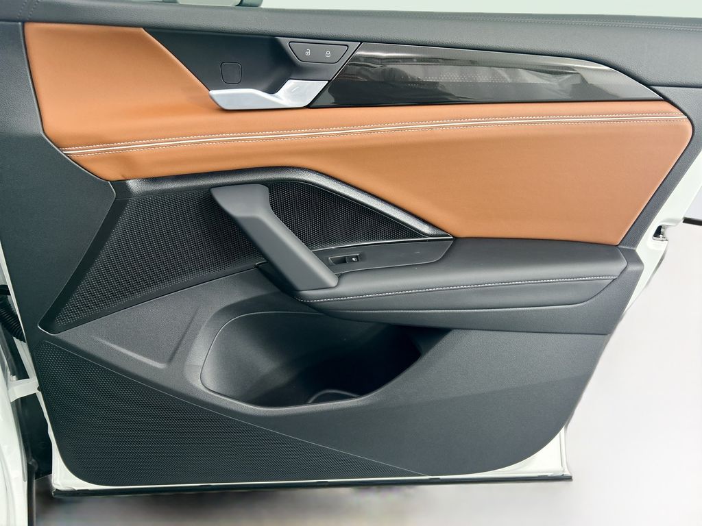 Thumbnail: 2026 Volkswagen Tiguan - 24