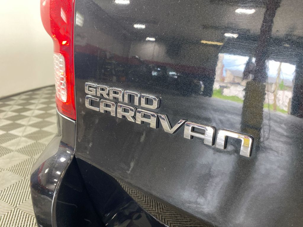 2013 Dodge Grand Caravan SXT photo