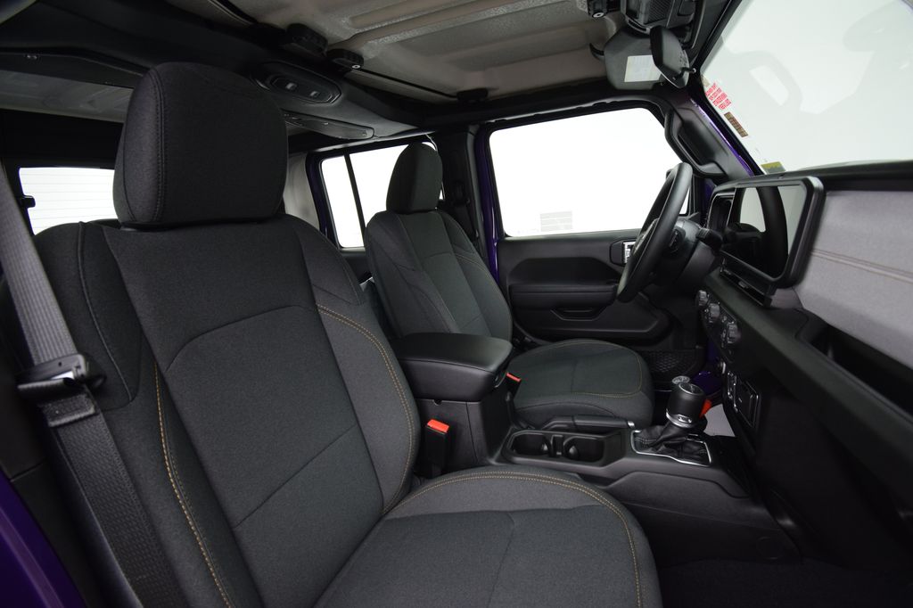 new 2026 Jeep Gladiator car, priced at $42,034