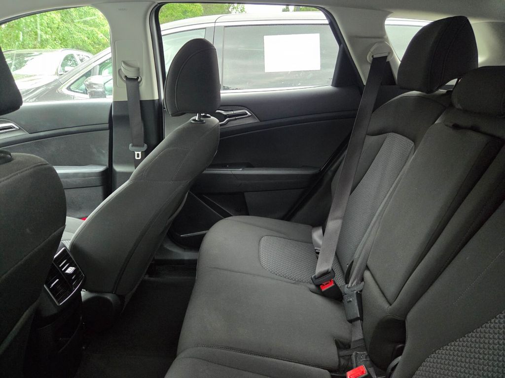 Used 2025 White Kia LX image 4