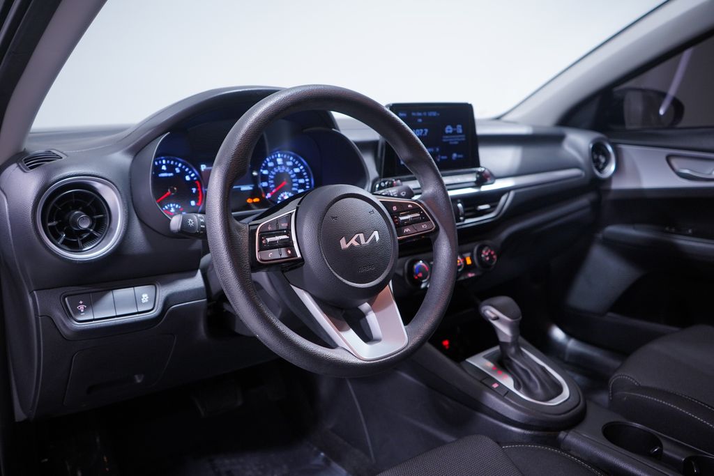 Thumbnail: 2024 Kia Forte - 6
