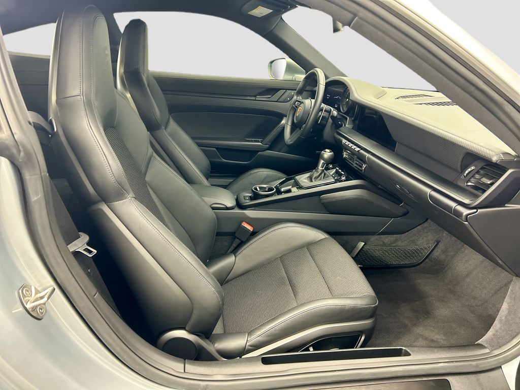 Thumbnail: 2022 Porsche 911 - 22