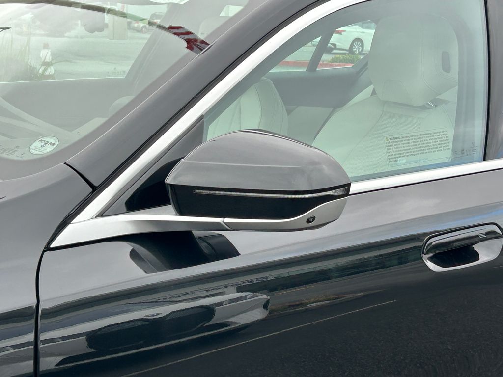 Thumbnail: 2026 BMW i5 - 10