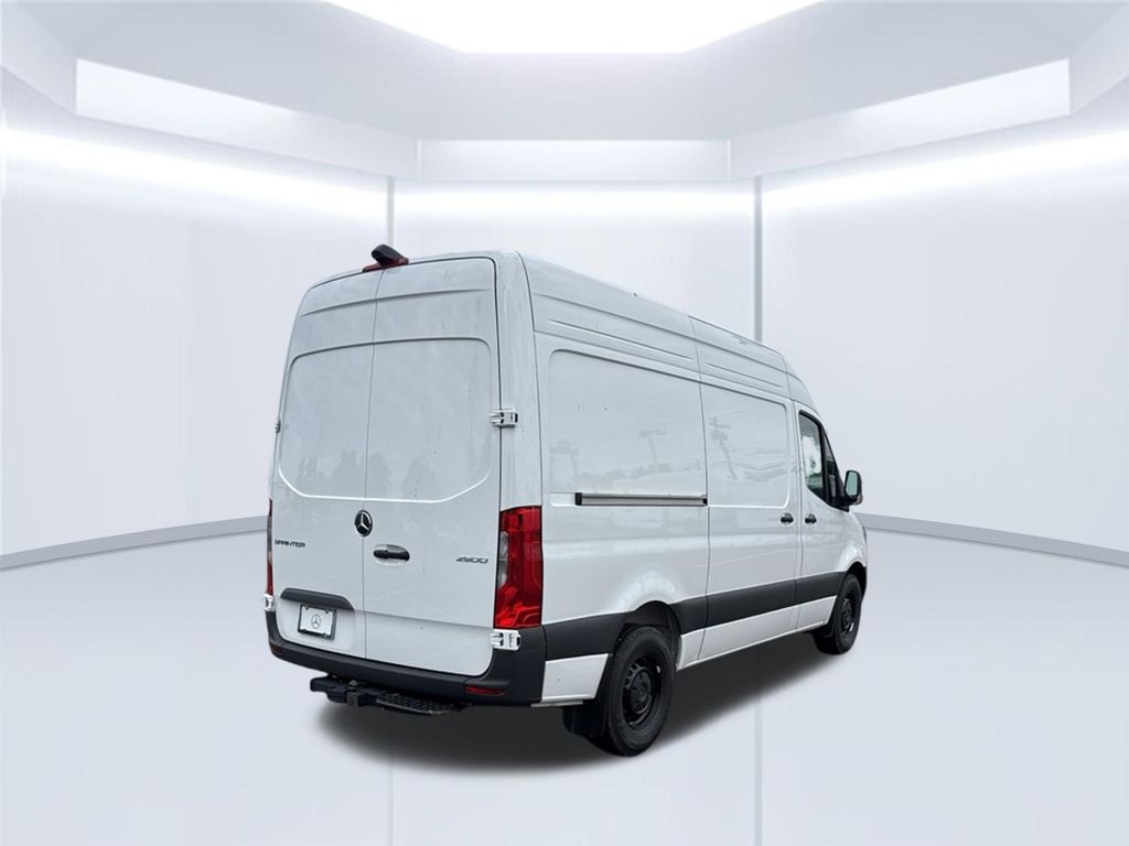 Thumbnail: 2026 Mercedes-Benz Sprinter - 5