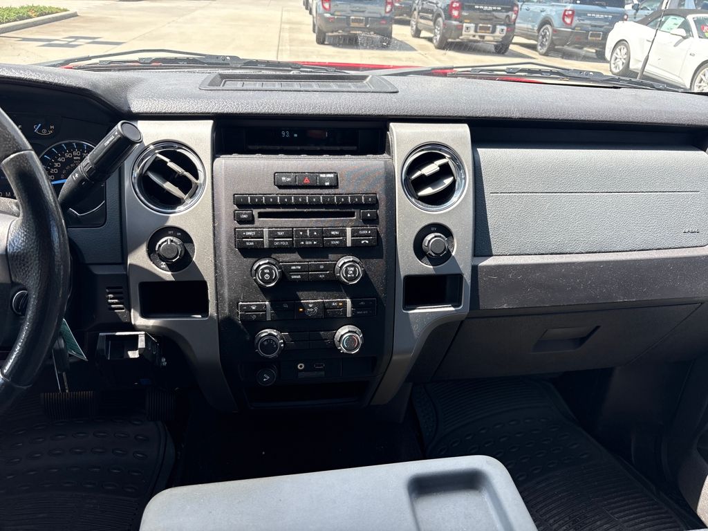 2012 Ford F-150 XLT photo 17