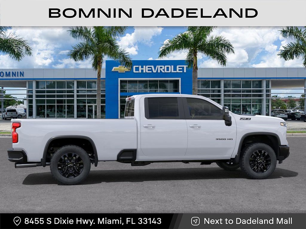 2025 Chevrolet Silverado 3500HD LT photo