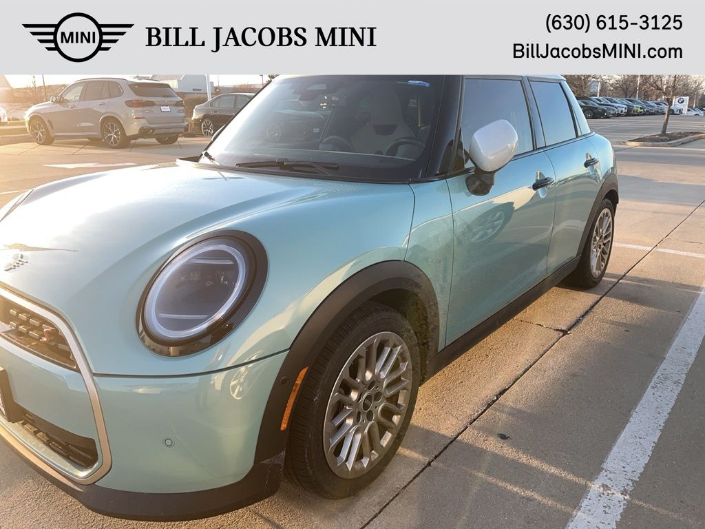 MINI Cooper S Signature Trim 4-door Hatchback