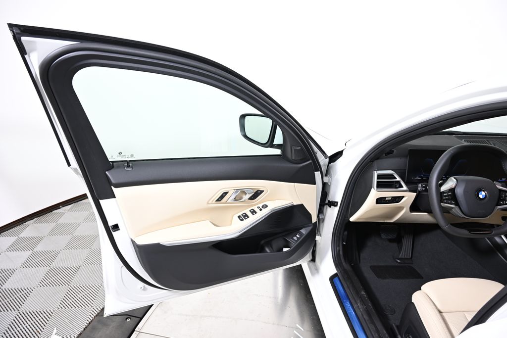 Thumbnail: 2026 BMW 3 Series - 21