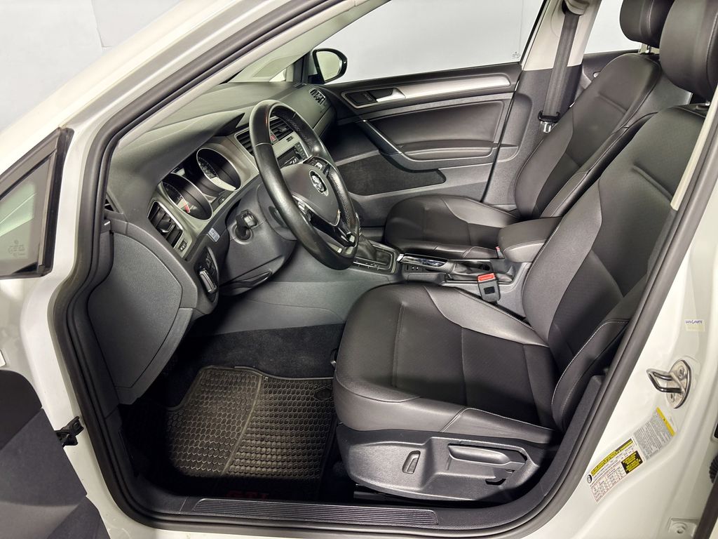 2015 Volkswagen Golf TDI S 4-Door