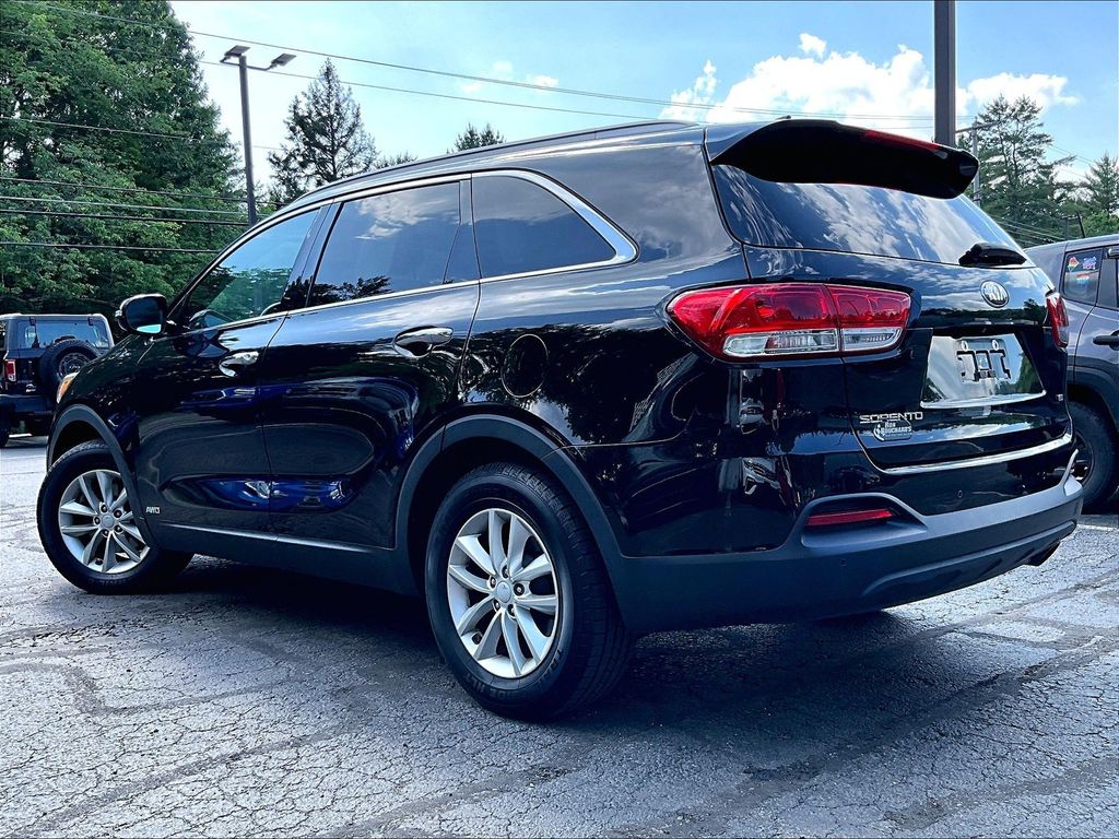 2017 Kia Sorento — photo 6