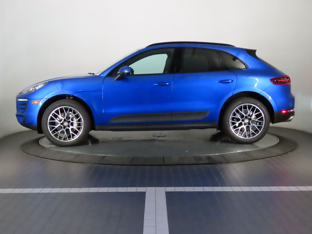 Thumbnail: 2017 Porsche Macan - 2