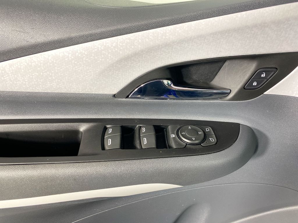 2018 Chevrolet Bolt EV LT 22