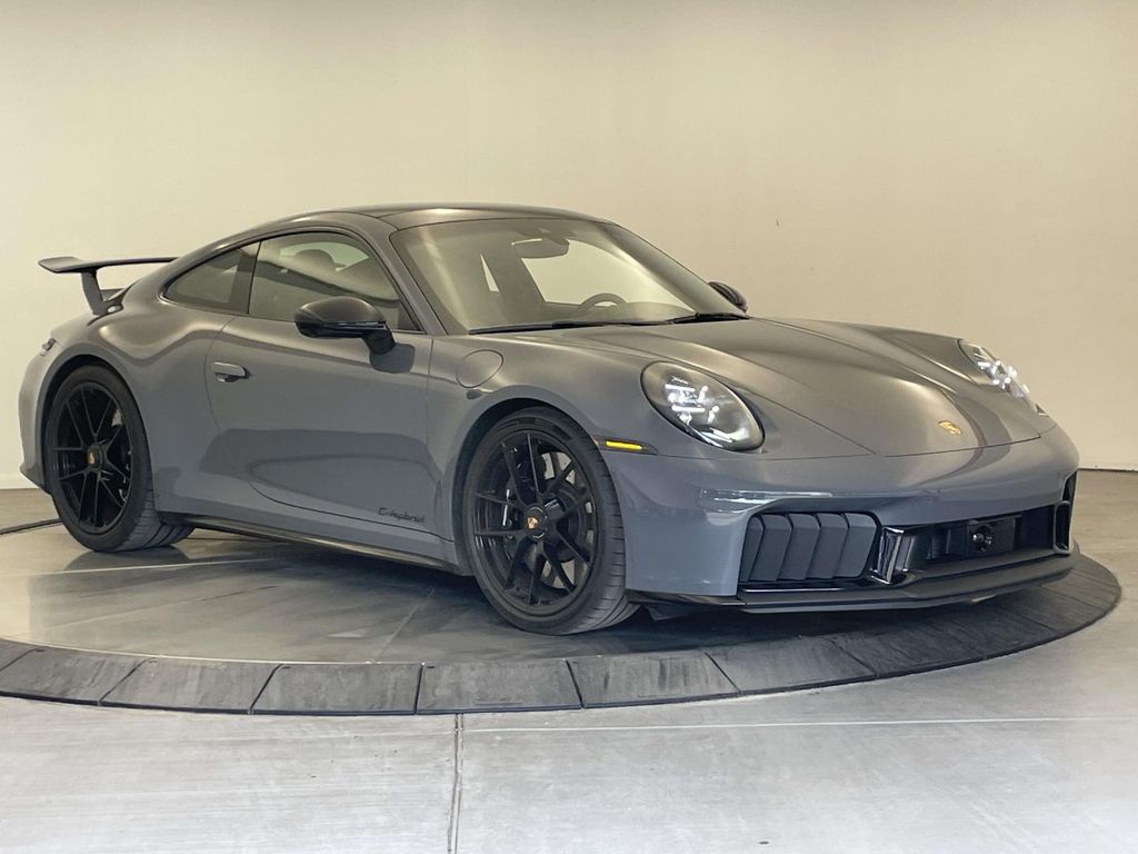 2026 Porsche 911 Carrera GTS - 8