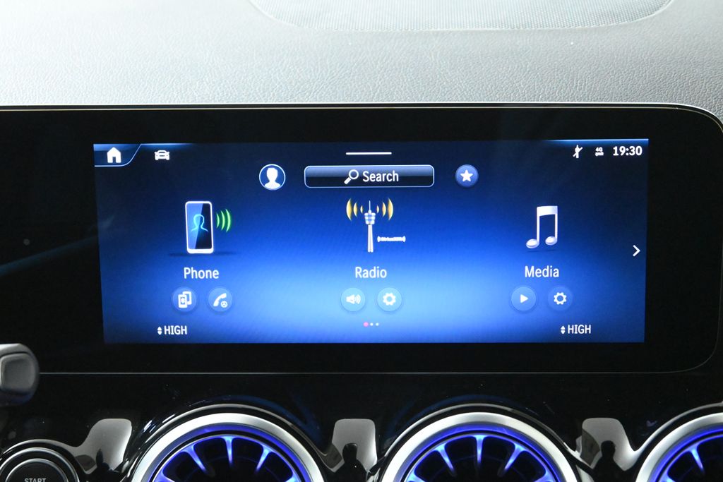 2025 Mercedes-Benz GLA 250 4MATIC 17