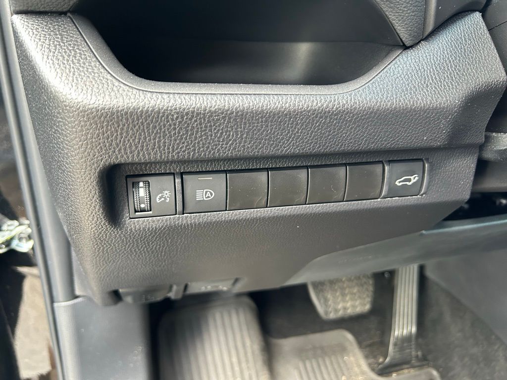 Thumbnail: 2024 Toyota RAV4 - 18