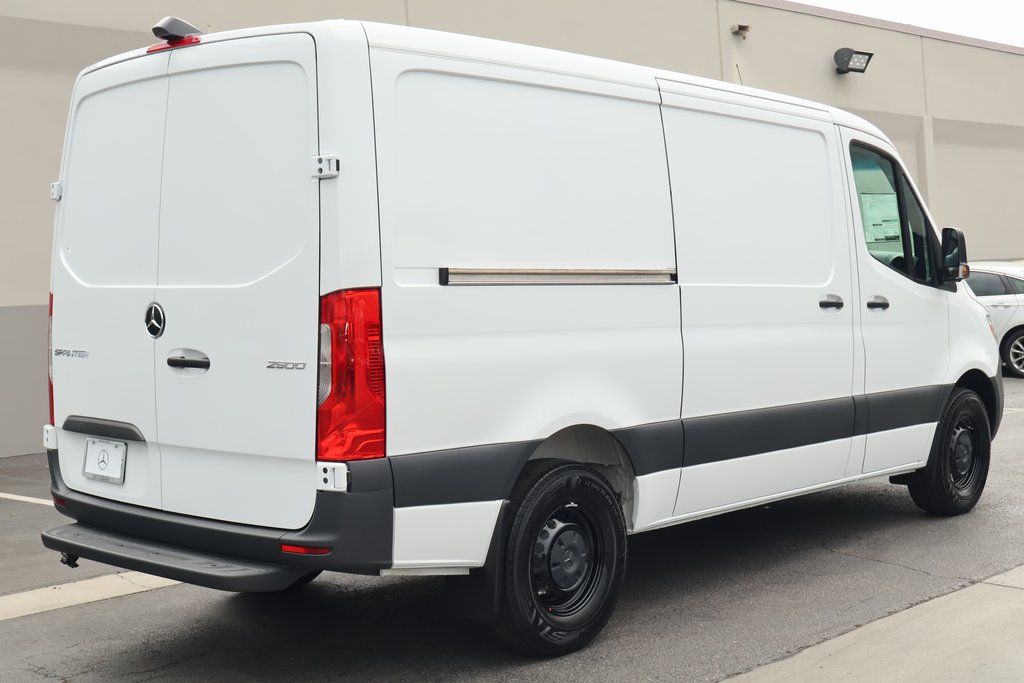Thumbnail: 2026 Mercedes-Benz Sprinter - 2