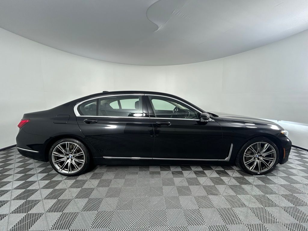 Thumbnail: 2022 BMW 7 Series - 4