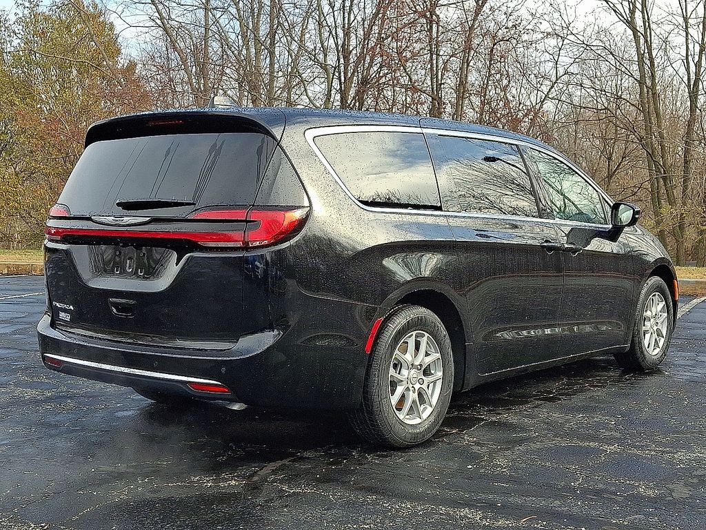 New 2026 Chrysler Pacifica Van