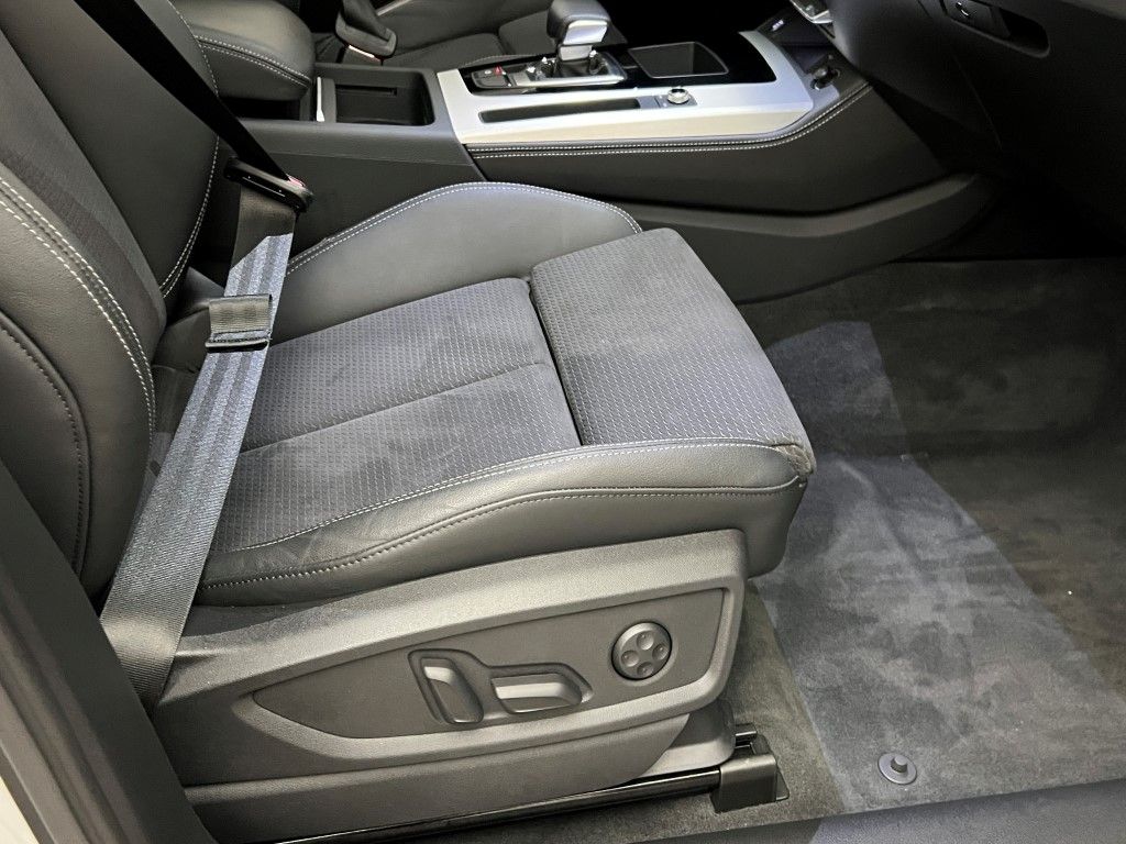 Thumbnail: 2023 Audi Q5 - 12