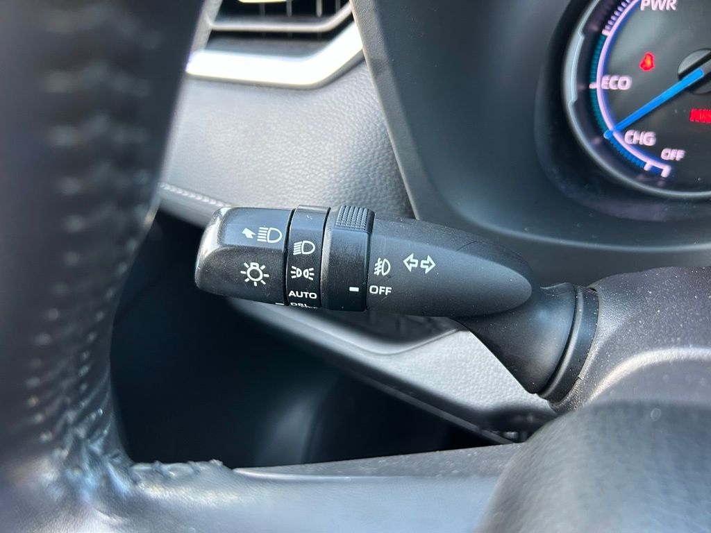 Thumbnail: 2023 Toyota RAV4 - 23