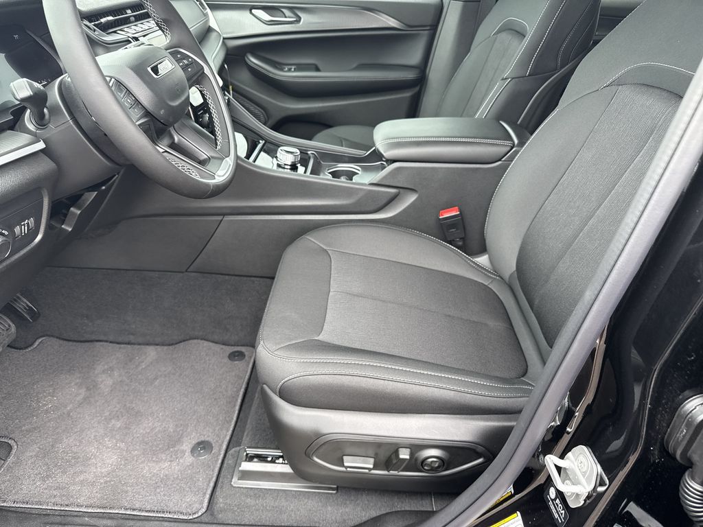 2026 Jeep Grand Cherokee Laredo - 11