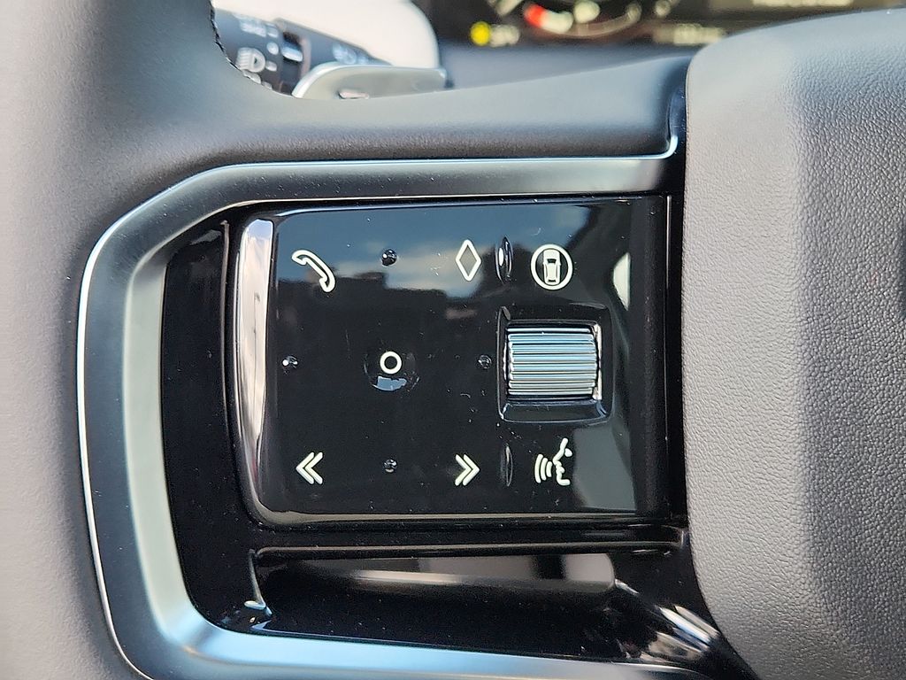 Thumbnail: 2025 Land Rover Discovery Sport - 22