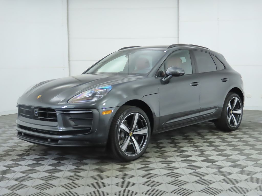 Thumbnail: 2025 Porsche Macan - 1