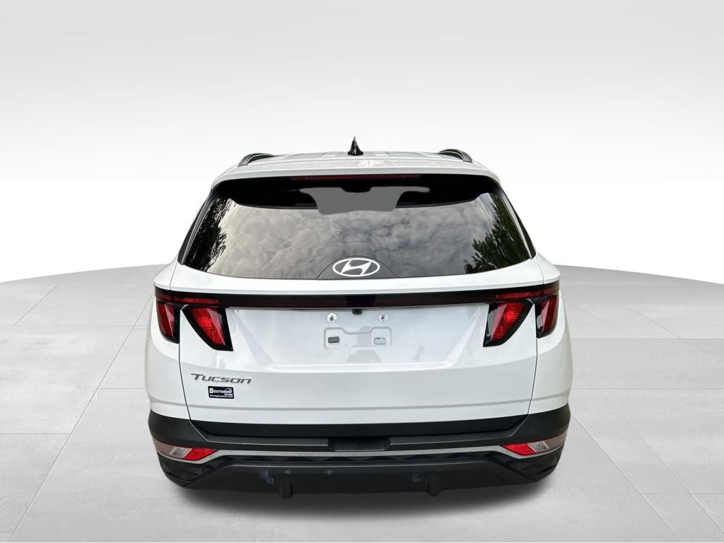 Used 2024 White Hyundai SEL image 4
