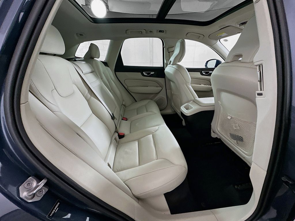 Thumbnail: 2021 Volvo XC60 - 27