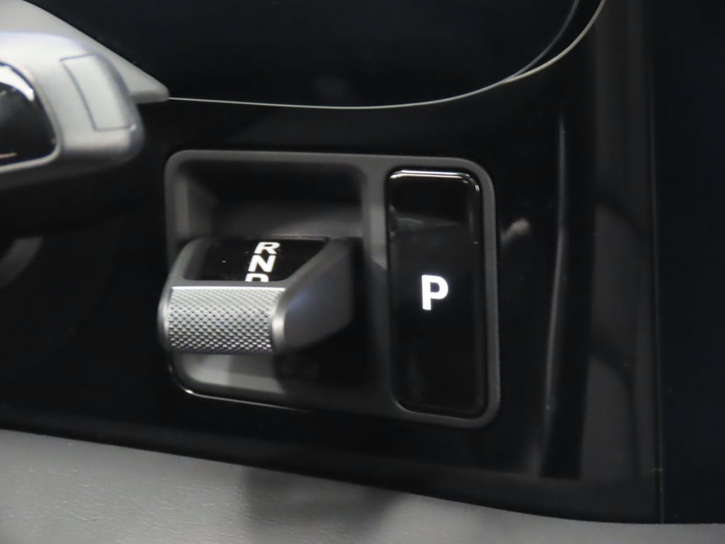 Thumbnail: 2023 Porsche Taycan - 24