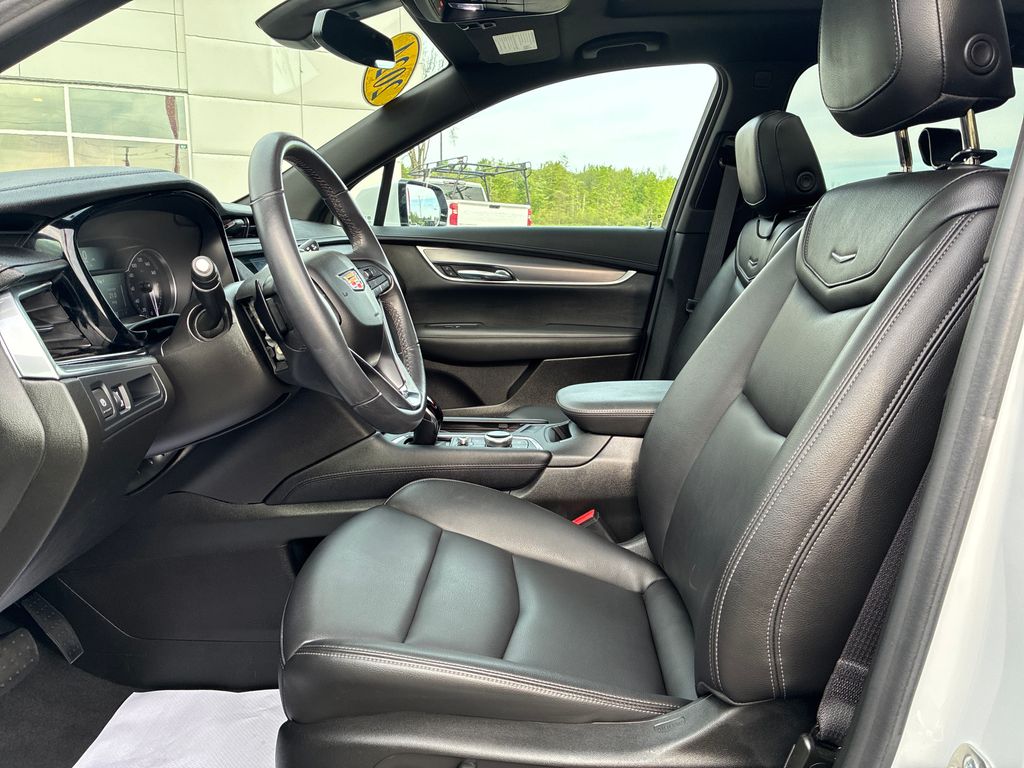 2024 Cadillac XT6 Luxury White at Carlisle Cadillac Buick GMC