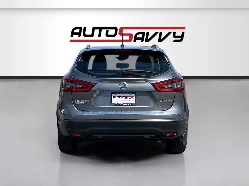 Used 2022 Gray Nissan SL image 6