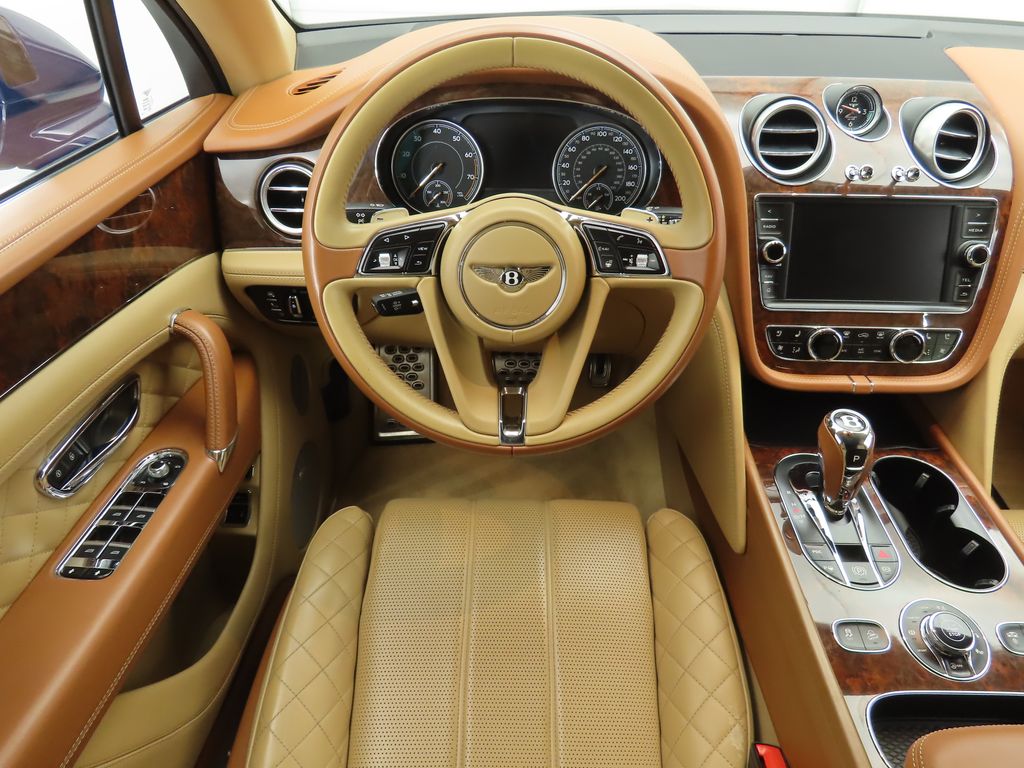 Thumbnail: 2018 Bentley Bentayga - 10
