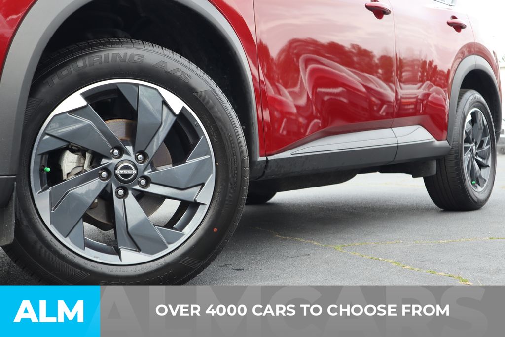 Used 2025 Red Nissan SV image 3